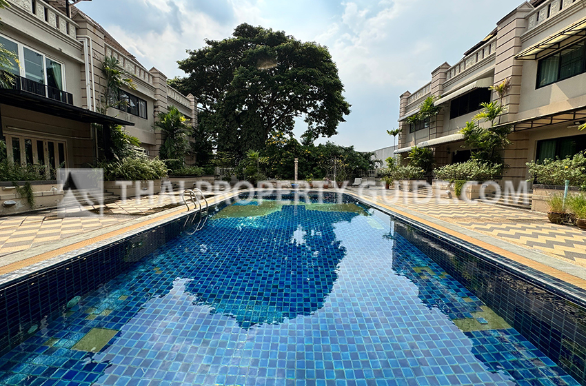 Townhouse in Sukhumvit 